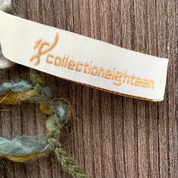 Scarf - Picture 4 of 7